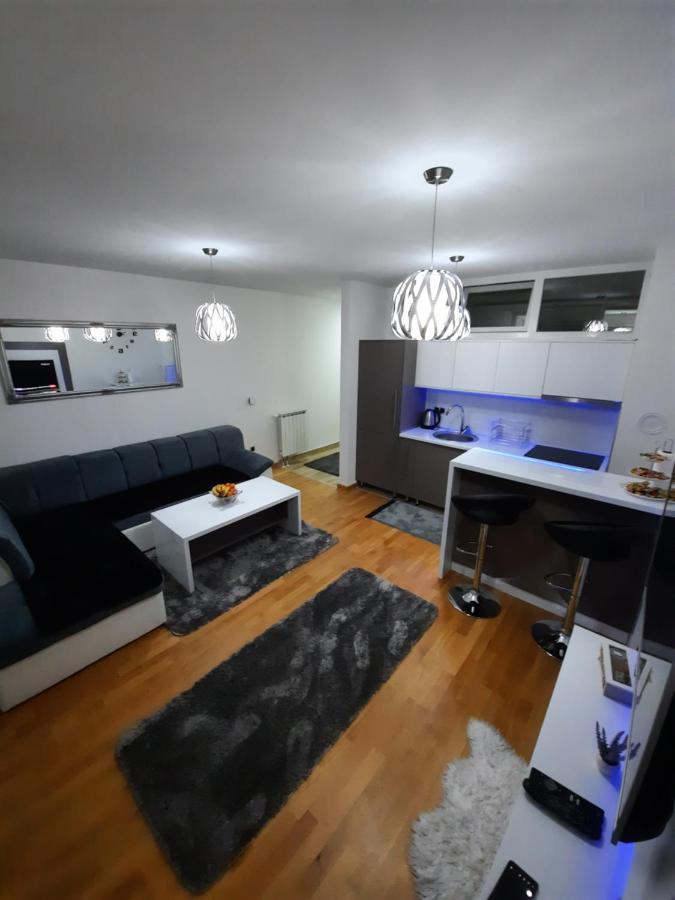 Apartman Bulevar Sarajevo - Free Parking Екстериор снимка