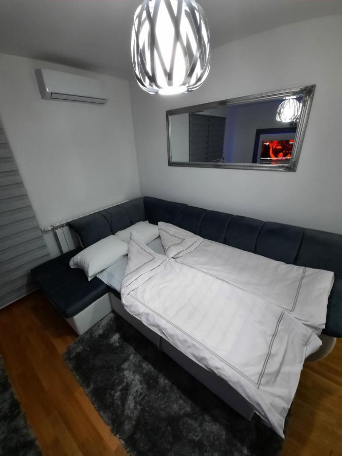 Apartman Bulevar Sarajevo - Free Parking Екстериор снимка