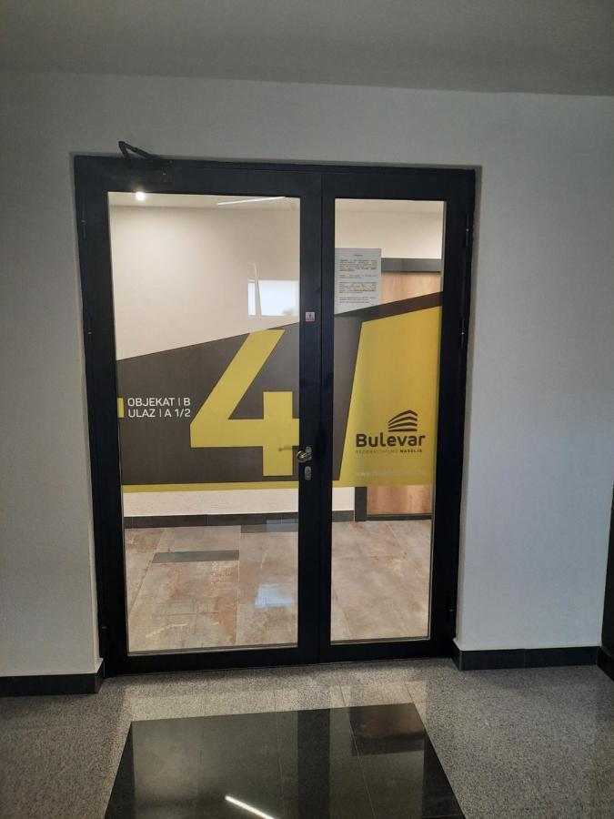 Apartman Bulevar Sarajevo - Free Parking Екстериор снимка
