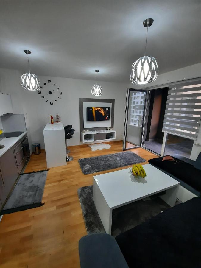 Apartman Bulevar Sarajevo - Free Parking Екстериор снимка