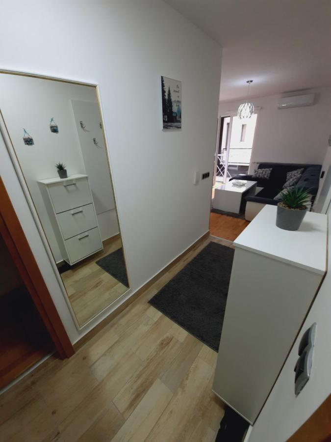 Apartman Bulevar Sarajevo - Free Parking Екстериор снимка