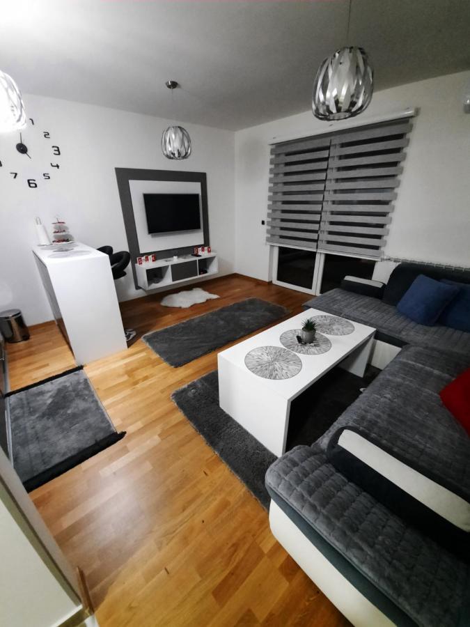 Apartman Bulevar Sarajevo - Free Parking Екстериор снимка