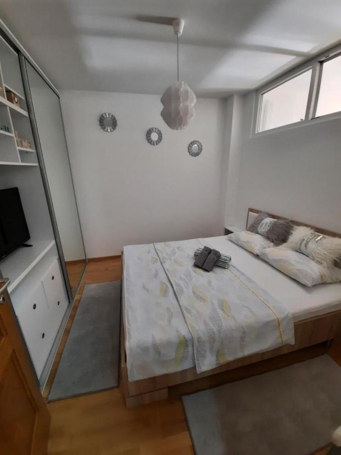 Apartman Bulevar Sarajevo - Free Parking Екстериор снимка